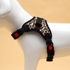 Шлейка К7, размер М, ОГ 52-66 см, вес 9.5-17.5 кг, мягкая, светоотражающая, леопард - Фото 5