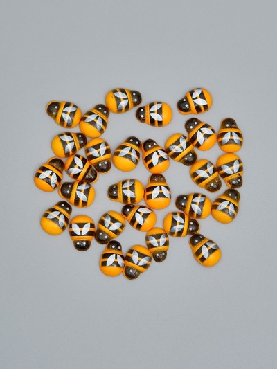 Декор для творчества дерево "Жёлтая пчёлка" набор 30 шт 0,9х1,3 см