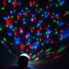 Световой прибор «Хрустальный шар» 7.5 см, свечение RGB, 220 В, чёрный, УЦЕНКА 4086798