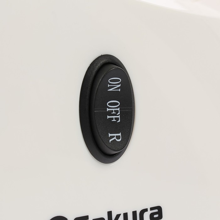 Мясорубка электрическая Sakura SA-6418WG, 1500 Вт, реверс, 2 насадки, 2 диска, зеленая