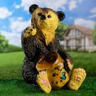 Садовая фигура "Медведь с медом большой" цветной - фото 319787284