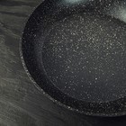 Сковорода кованая Доляна Natural. Black, d=26 см, ручка soft-touch, индукционное дно - Фото 4