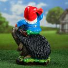 Садовая фигура "Гном с ёжиком", разноцветная, 38 см - Фото 3