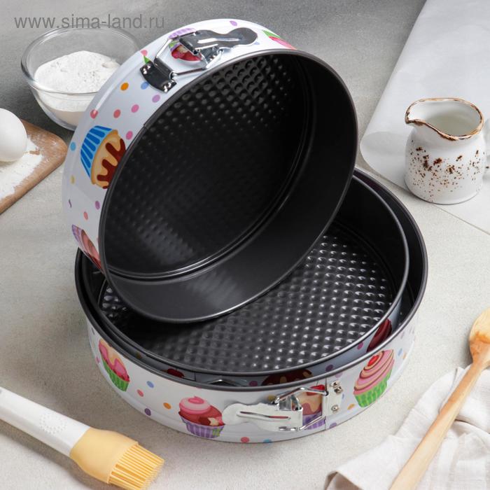 Набор форм для выпечки Доляна «Милый кондитер», 3 предмета: d=28/26/24×7 см, съёмное дно, антипригарное покрытие, цвет белый - Фото 1