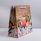 Пакет крафтовый квадратный «Самой чудесной», 30 × 30 × 12 см - Фото 2