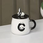 Кружка керамическая с крышкой и ложкой «Панда», 450 мл, цвет белый и чёрный - Фото 1