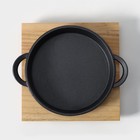 Сковорода чугунная «Круг высокий с ручками», d=18 см, на деревянной подставке - Фото 3