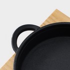 Сковорода чугунная «Круг высокий с ручками», d=18 см, на деревянной подставке - Фото 4