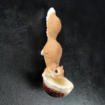 Подвесной декор - кормушка из полистоуна «Белочка», 35×11×11 см