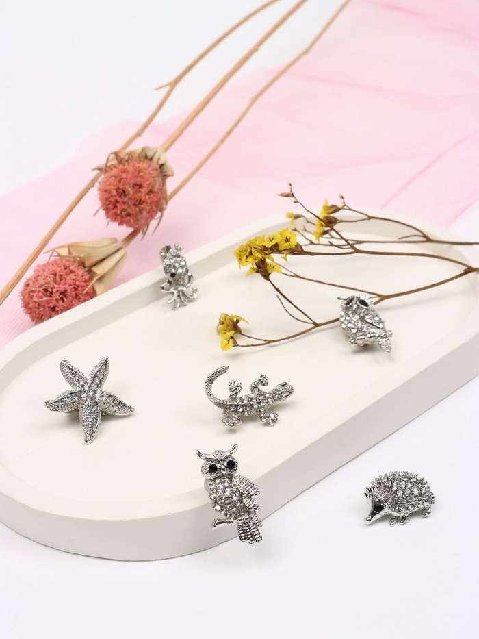 

Брошь «Ассорти» зоопарк, цвет белый в серебре (неделимая фасовка 12 шт., цена за шт.)