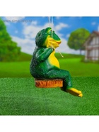 Садовая фигура из полистоуна «Лягушка на качелях», подвесная, 24×23×27 см  (артикул 4095077)  большой выбор товаров оптом и в розницу по низким ценам с доставкой