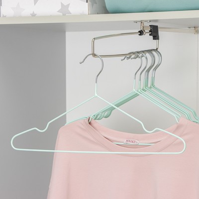 Плечики-вешалки для одежды Доляна, размер 40-44, антискользящее покрытие, цвет европейский зелёный