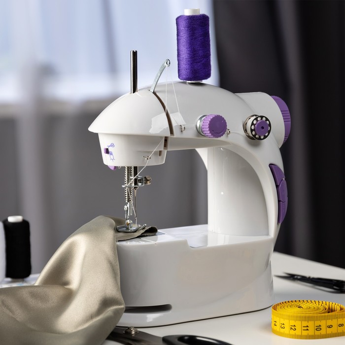 Швейная машинка Luazon LSH-03, 6 Вт, полуавтомат, 2 скорости, 4xАА или 220 В, белая - Фото 1
