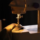 Швейная машинка Luazon LSH-03, 6 Вт, полуавтомат, 2 скорости, 4xАА или 220 В, белая - Фото 2