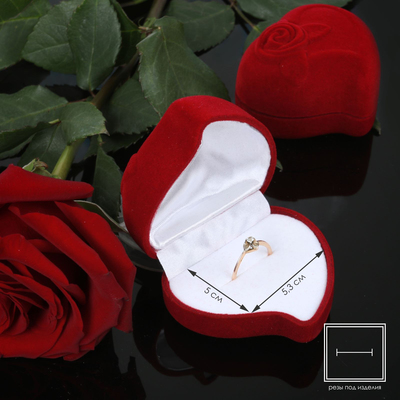 Футляр бархатный под кольцо «Сердце, роза», 6×6, цвет красный, вставка белая