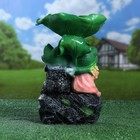 Садовая фигура "Лягушки на камне-поилка" 20х17х29см - Фото 4