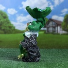 Садовая фигура - поилка из полистоуна «Лягушки на камне», 20×17×29 см - Фото 9