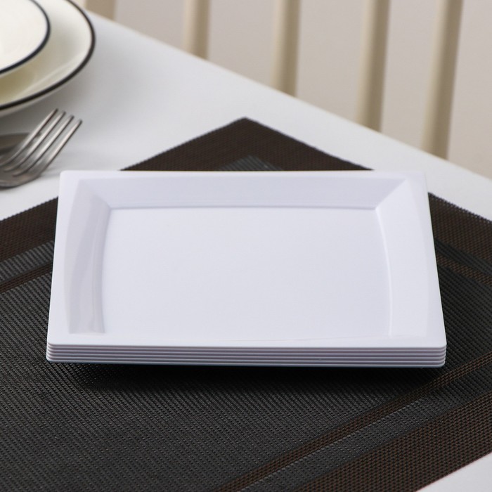 Набор пластиковых одноразовых тарелок, 17,2×17,2 см, квадратные, плоские, 6 шт, цвет белый - Фото 1