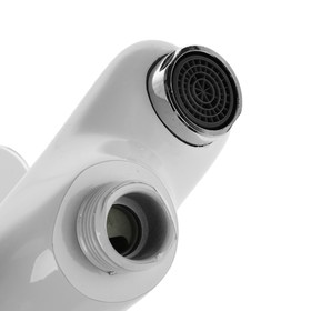 

УЦЕНКА Cмеситель для ванны Accoona A6367G, однорычажный, с боковым дивертором, силумин, белый