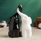 Фигура "Пара слонов" черный/белый, 7х12х16см - фото 4561260