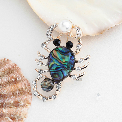 Брошь «Галиотис» скорпион с жемчужиной, в розовом золоте