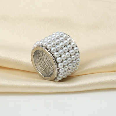 Муфта для платка «Жемчужинка», белая в серебре