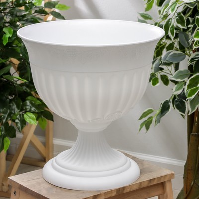 Кашпо уличное на ножке «Венеция», 12 л, цвет МИКС