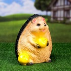 Садовая фигура "Ёжик с яблоком" 26см - Фото 1