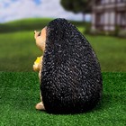 Садовая фигура "Ёжик с яблоком" 26см - Фото 4