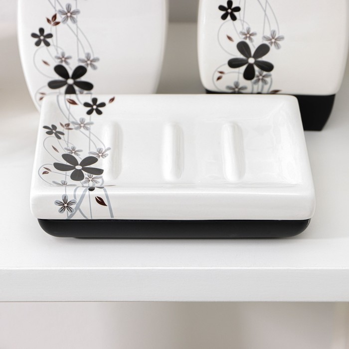 Набор аксессуаров для ванной комнаты «Грация», 4 предмета (дозатор 400 мл, мыльница, 2 стакана), цвет бело-чёрный - фото 1905545708