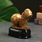 Кубок наградной с фигуркой «Футбол: золотой мяч», 11×11×7 см - Фото 3