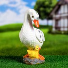Садовая фигура "Уточка с утёнком" 29х18см - Фото 1