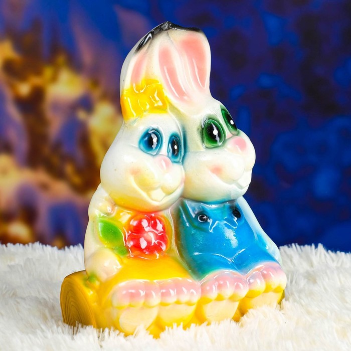 Фигура "Пара зайцев на бревне" белые 24х17см - Фото 1