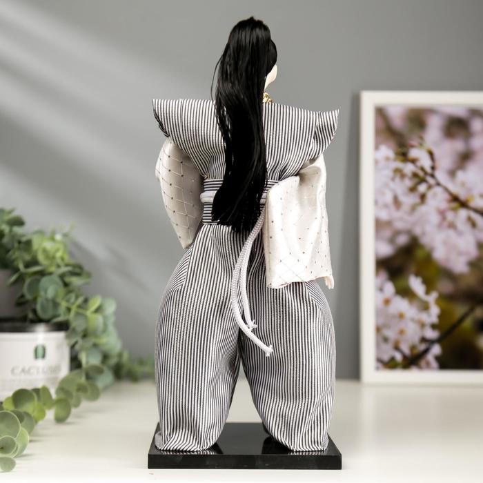 Кукла коллекционная "Самурай в сером кимоно с мечом" 30х12,5х12,5 см - фото 1877496525