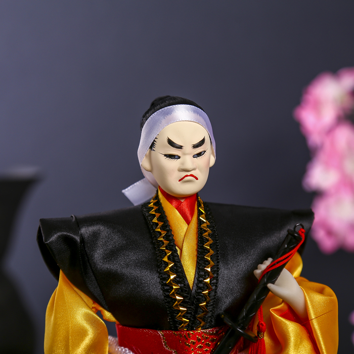 Кукла коллекционная "Воин в ярком кимоно с саблей" 30х12,5х12,5 см - фото 1876016609