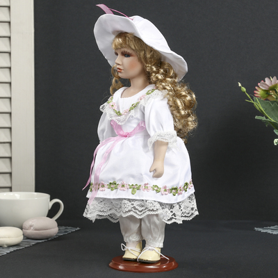 Кукла коллекционная керамика "Алевтина в белом платье и шляпке" 30 см