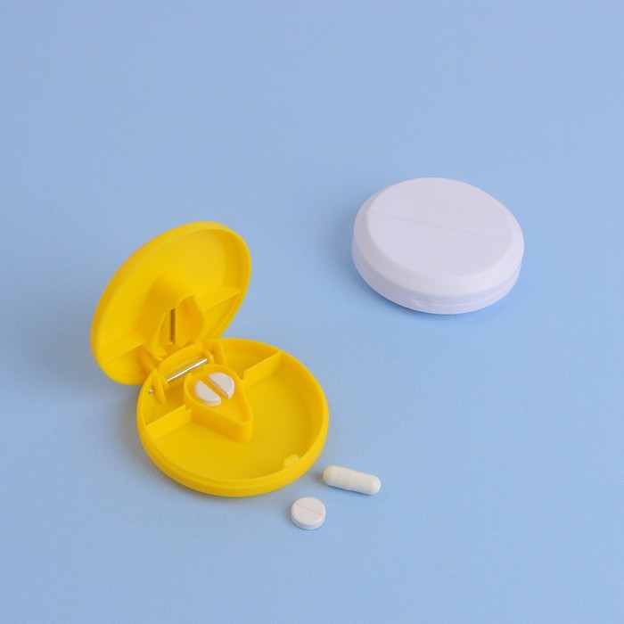 Таблетница с таблеторезкой, d = 7 × 2,3 см, 1 секция, цвет МИКС - фото 1912207405