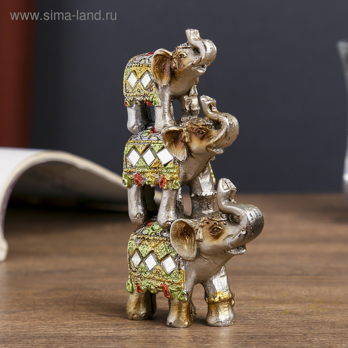 Фигурка полистоун «Пирамида из 3-х слонов в попонах с бахромой», 11.8×6.7×2.8 см - Фото 1