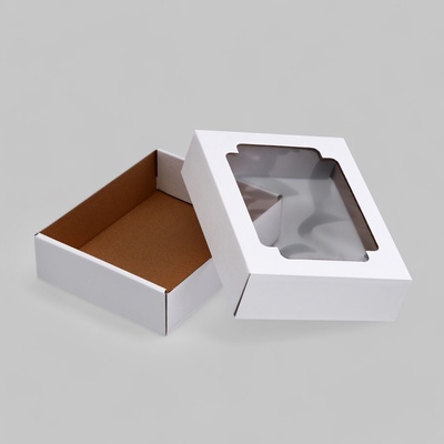 Коробка сборная без печати крышка-дно белая с окном 18×15×5 см