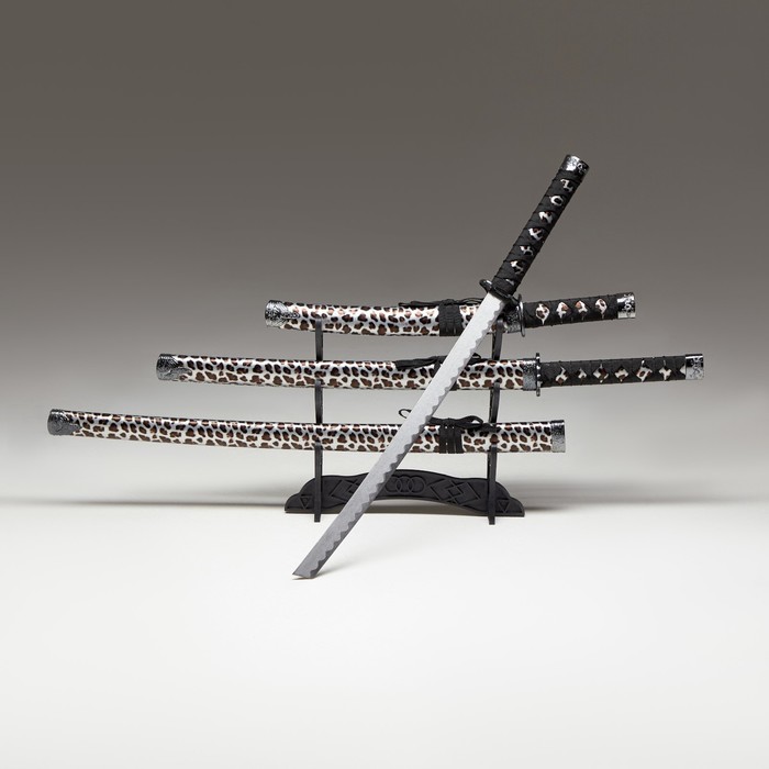Макет оружия «Сувенирные катаны на подставке 3в1. Серый леопард», подарочный набор, ножны кожзам, 47 см; 70 см; 89 см - Фото 1