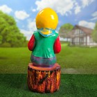 Садовая фигура "Бабка на пне" 60х30см - Фото 3