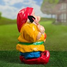 Садовая фигура "Гном с яблоками" 36х21см - Фото 3