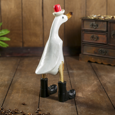 Сувенир «Утка в новогоднем колпаке», 13×9×27 см, дерево