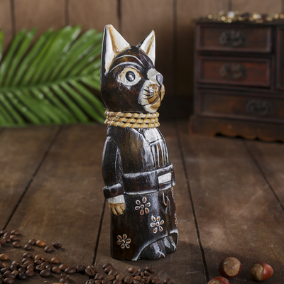 Сувенир дерево "Кошка с ошейниками" 4,5х8х20 см