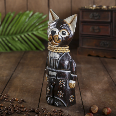 Сувенир дерево "Кошка с ошейниками" 4,5х8х20 см