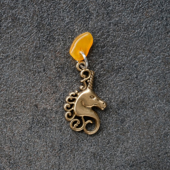 Брелок-талисман "Единорог", натуральный янтарь - Фото 1