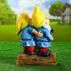 Садовая фигура "Два гнома на бревне с инструментами" 33см МИКС - Фото 3