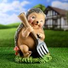 Садовая фигура "Ёжик с вилами" 30см - Фото 4