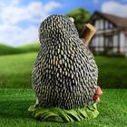 Садовая фигура "Ёжик с вилами" 30см - Фото 6