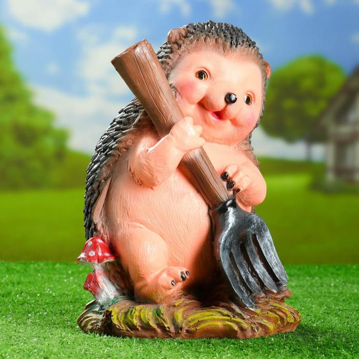 Садовая фигура "Ёжик с вилами" 30см - Фото 1